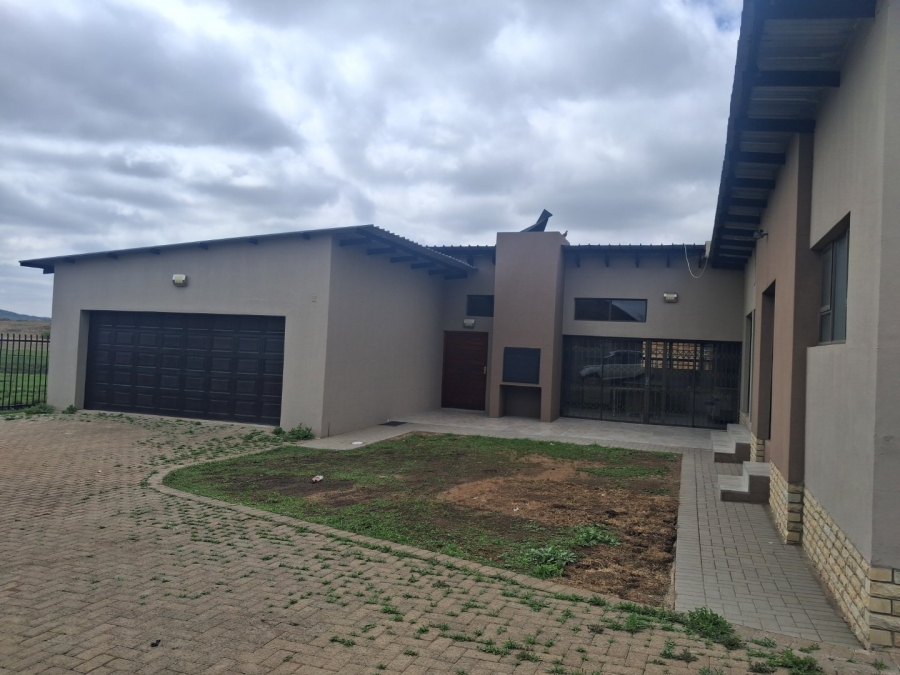 To Let 3 Bedroom Property for Rent in Hillside Free State